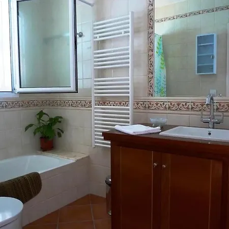 Con Piscina Privada A 200metros De La Playa