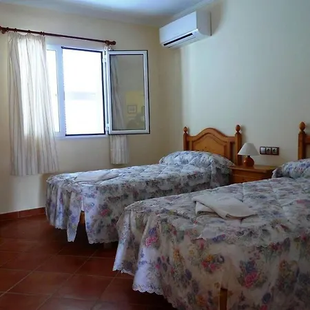 Con Piscina Privada A 200metros De La Playa